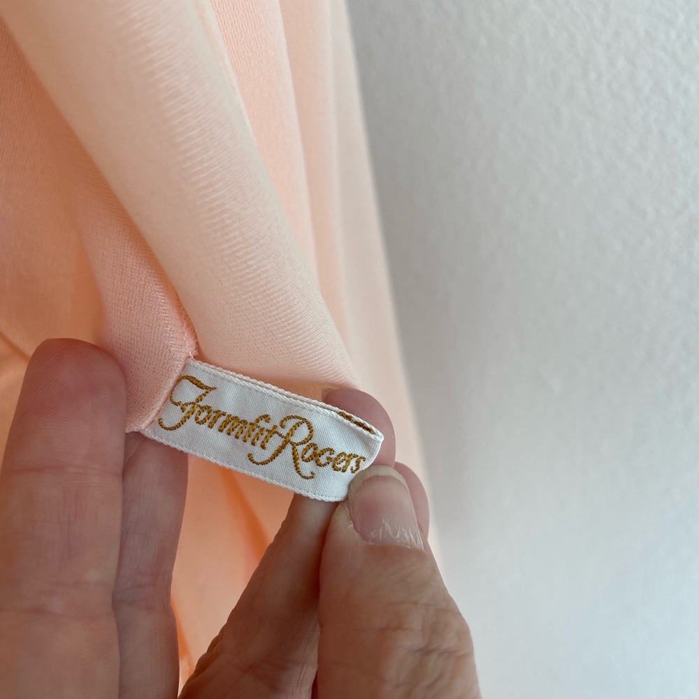 Vintage Formfit Rogers Peach Gown and Robe Set - Picture 9 of 14
